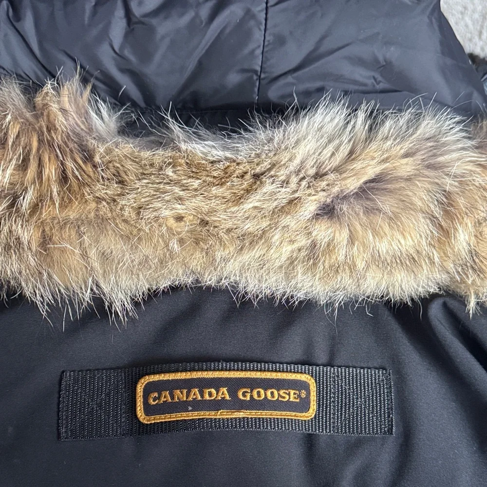 Canada Goose Citadel Parka - Ultimate winter Confort & Style - Picture 6 of 6